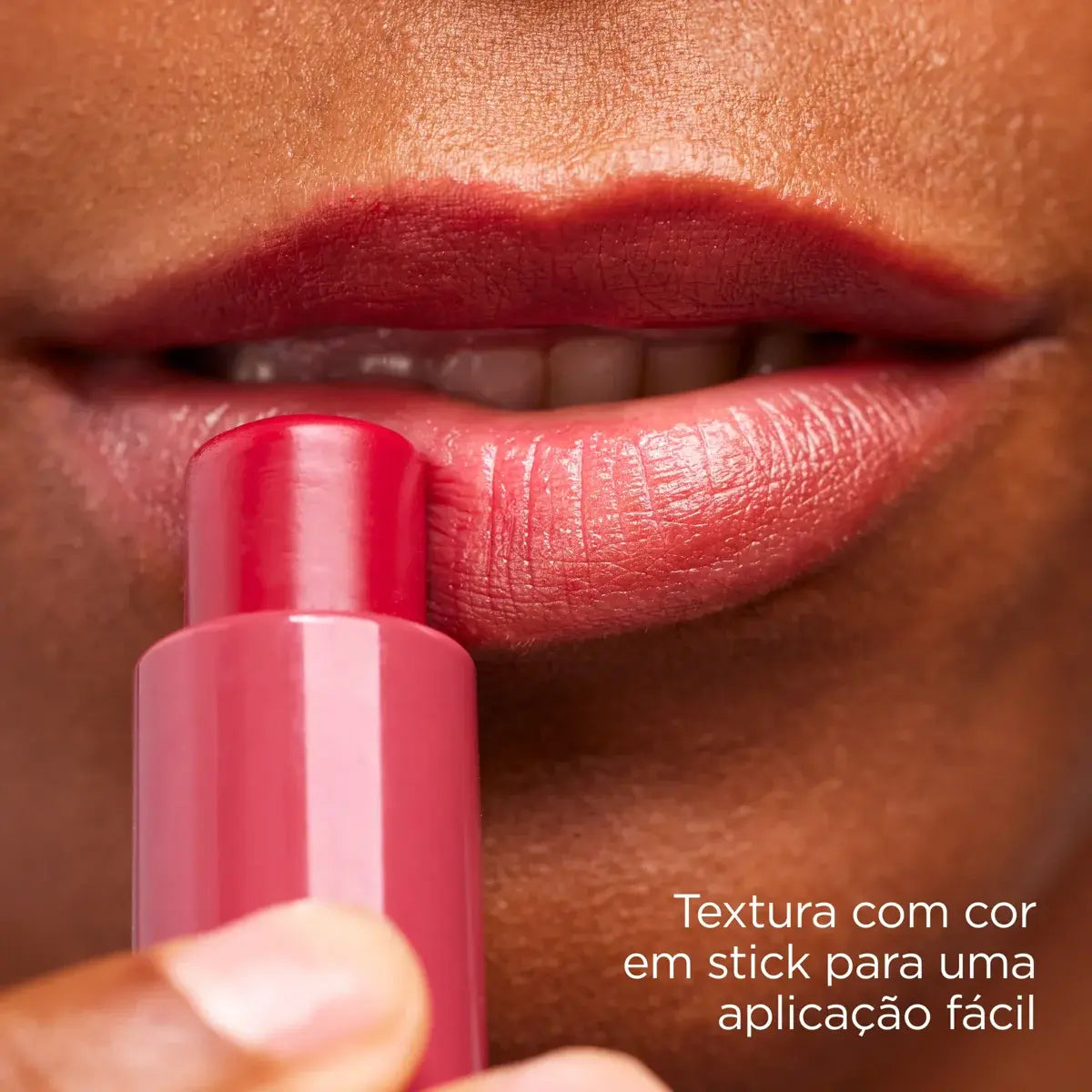 ISDIN  Reparador Labial Stick Bordeaux